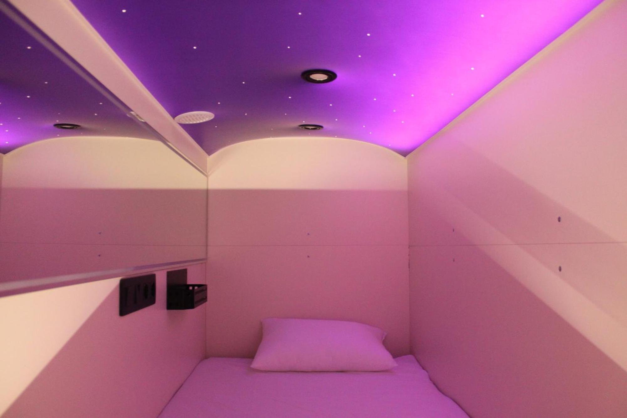 Av-3 Capsule Hotel Kiev Eksteriør bilde